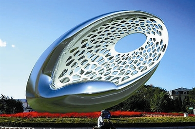 大連:金石灘街景雕塑設(shè)計(jì)大賽精彩紛呈